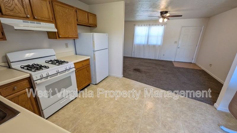 1123 24th St #1123B - Photo 2 of 12