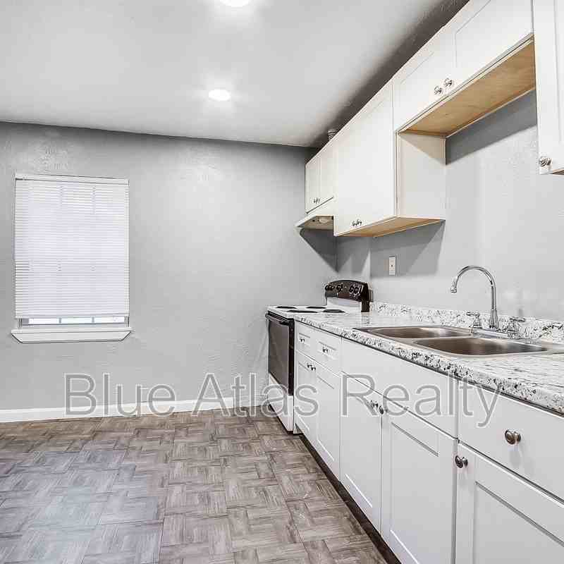 2215 Riverview Dr - Photo 6 of 19
