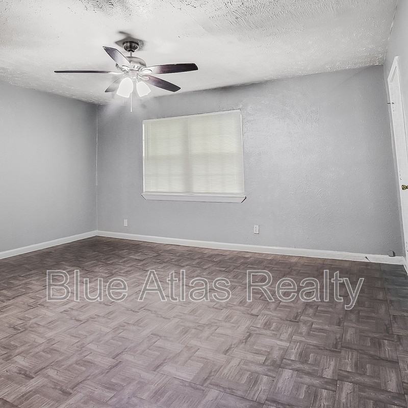 2215 Riverview Dr - Photo 7 of 19