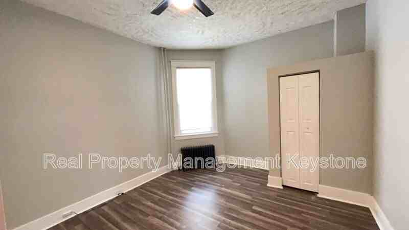 1247 Chartiers Ave - Photo 5 of 20