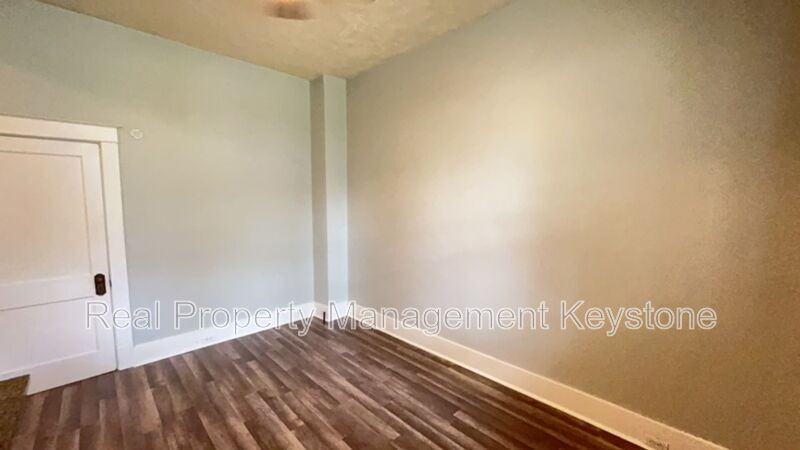 1247 Chartiers Ave - Photo 7 of 20