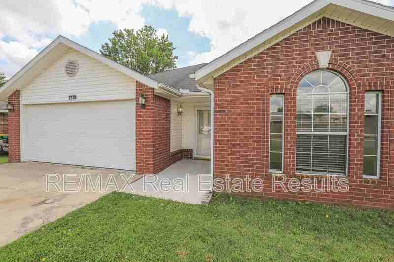 621 Bliss Cir - Photo 5 of 38
