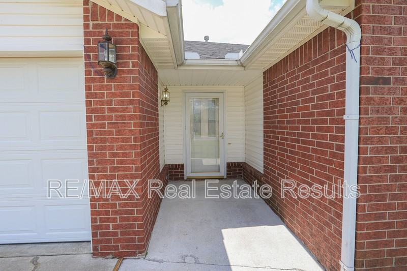 621 Bliss Cir - Photo 6 of 38