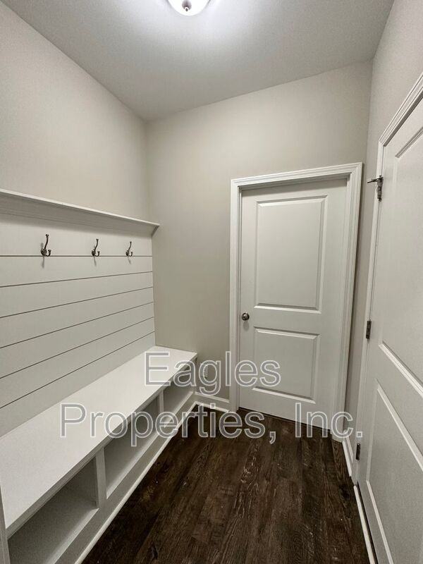 451 Fallingbrook Dr - Photo 4 of 30