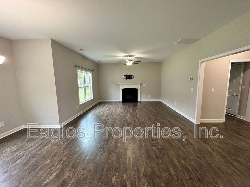 451 Fallingbrook Dr - Photo 6 of 30