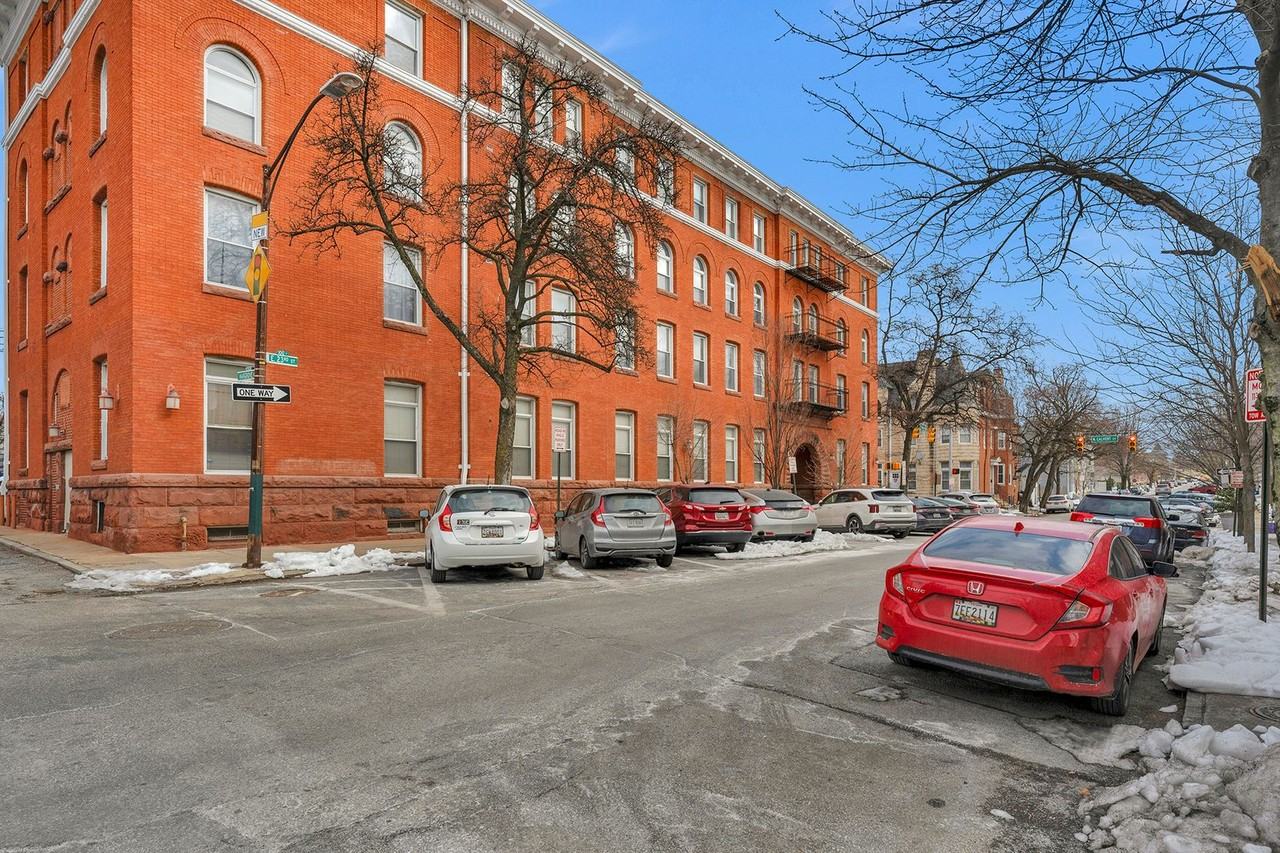 2300 N Calvert St - Photo 3 of 37