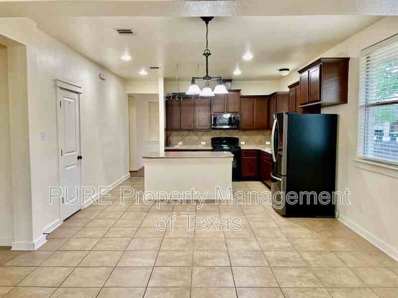 4718 Madrid Dr - Photo 7 of 21