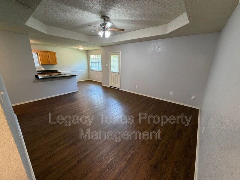203 Willana Ct - Photo 2 of 14
