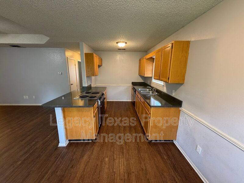 203 Willana Ct - Photo 5 of 14