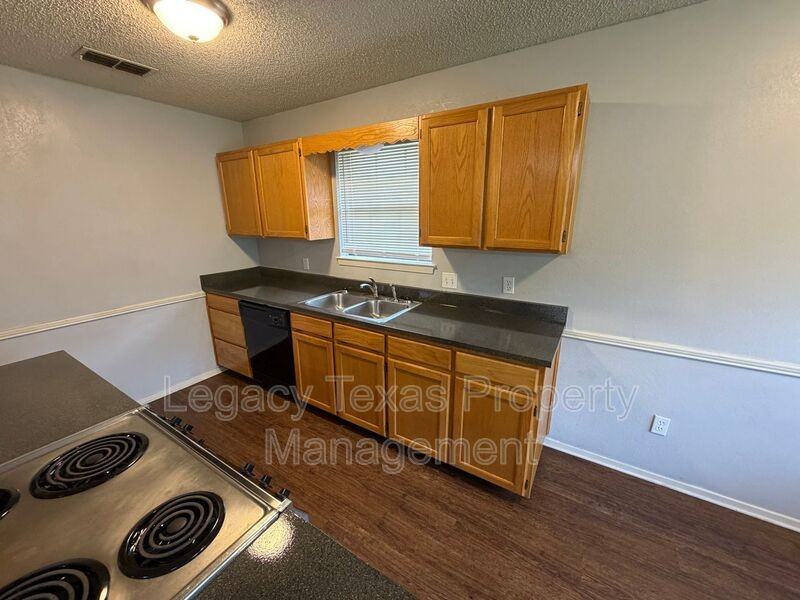 203 Willana Ct - Photo 7 of 14