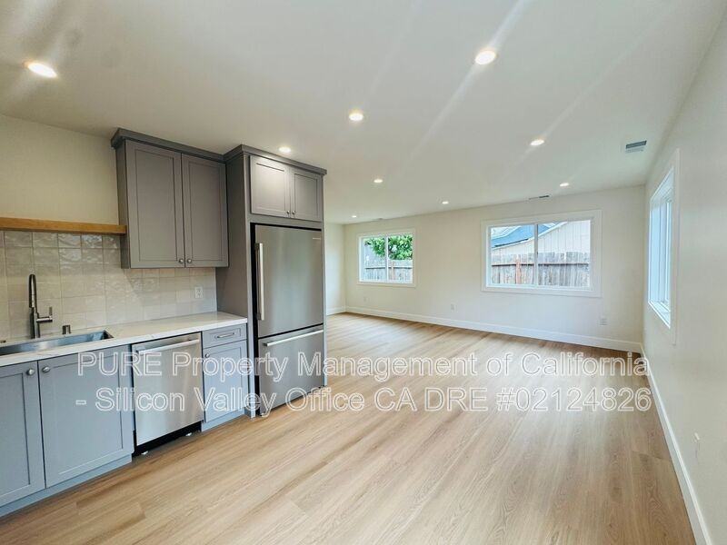 1072 S 11th St #2 - Photo 2 of 11