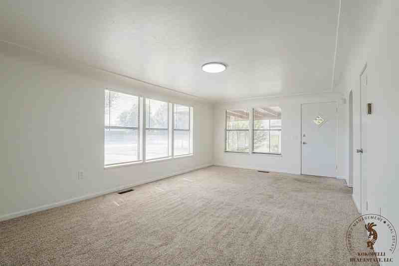 1313 N 20th St - Photo 4 of 10