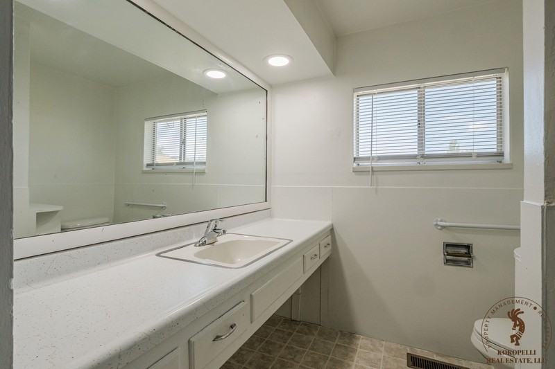 1313 N 20th St - Photo 7 of 10