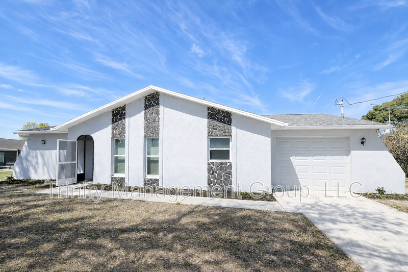 10449 Mayflower Rd