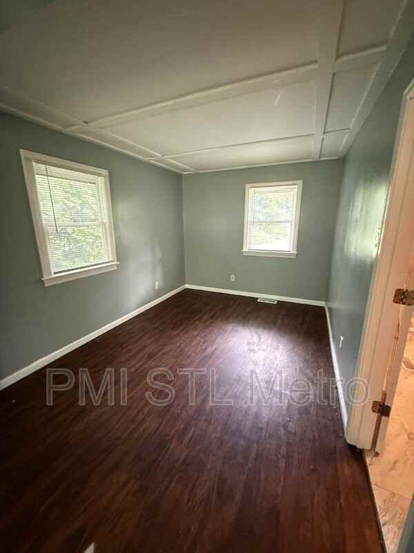 1510 Trampe Ave - Photo 7 of 15