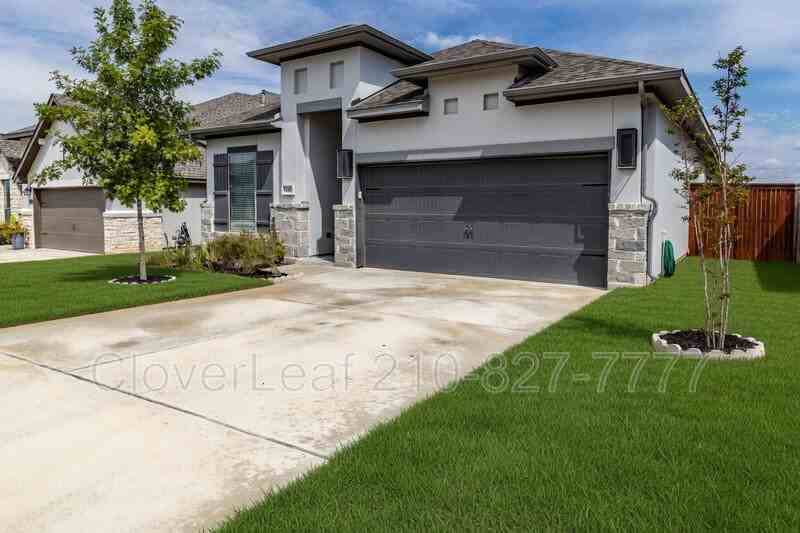 1149 Cadogan Squire - Photo 2 of 41