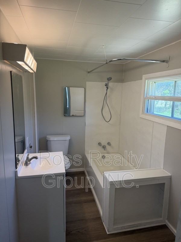 1418 Colburn St - Photo 5 of 8