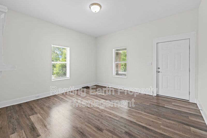 2426 Avenue U - Photo 6 of 20