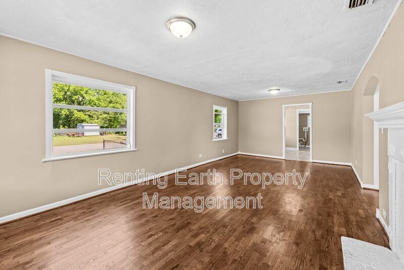 1929 15th St N - Photo 5 of 18