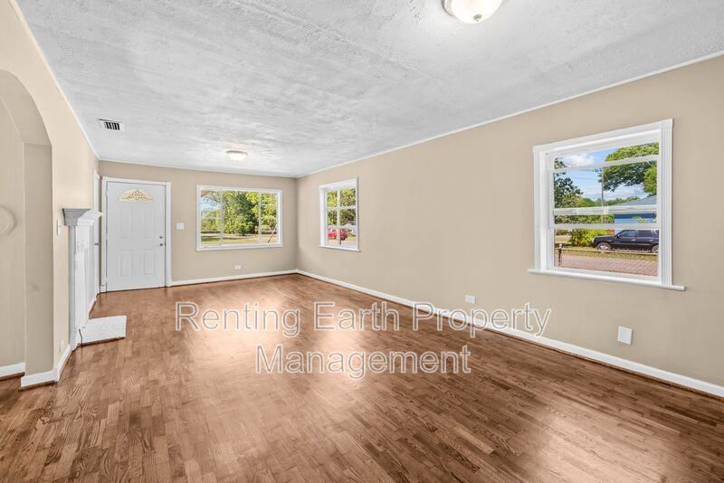 1929 15th St N - Photo 6 of 18