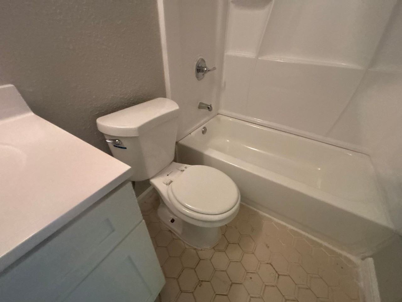 2986 Lake Park Rd - Photo 2 of 5