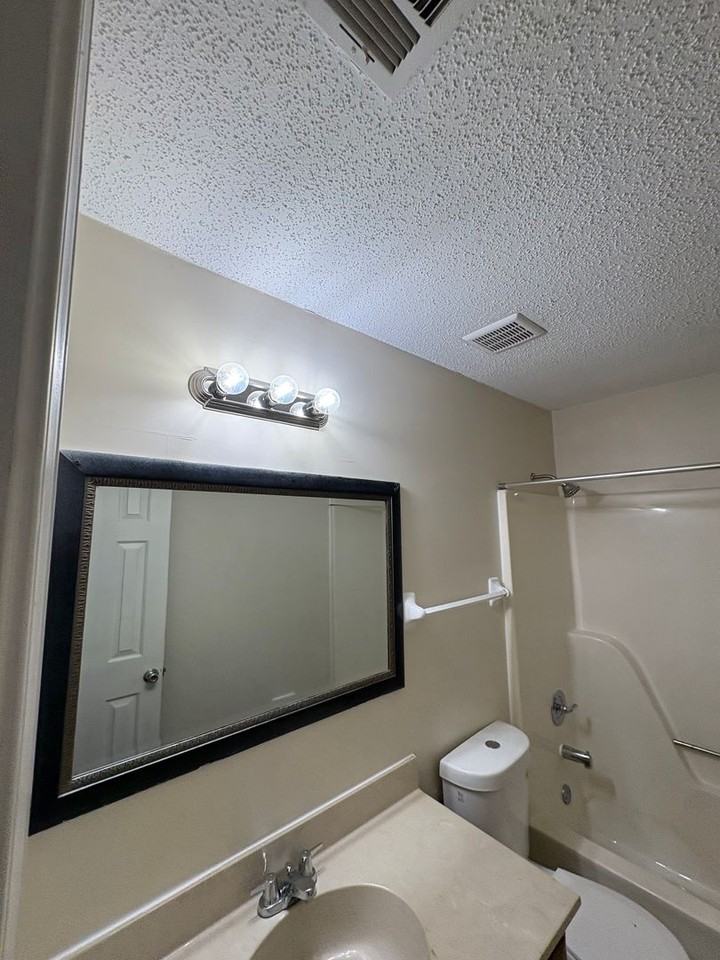 6459 Summer Creek Cv - Photo 5 of 13