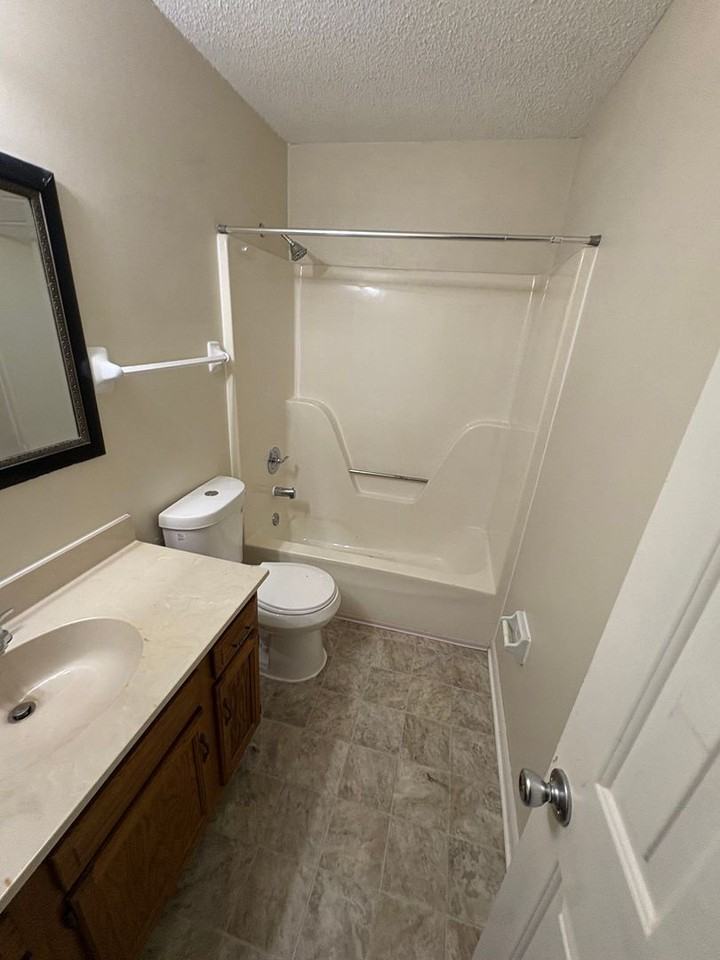 6459 Summer Creek Cv - Photo 6 of 13