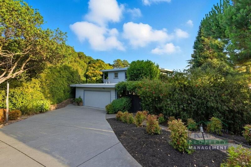 70 Dunfries Ter - Photo 2 of 25