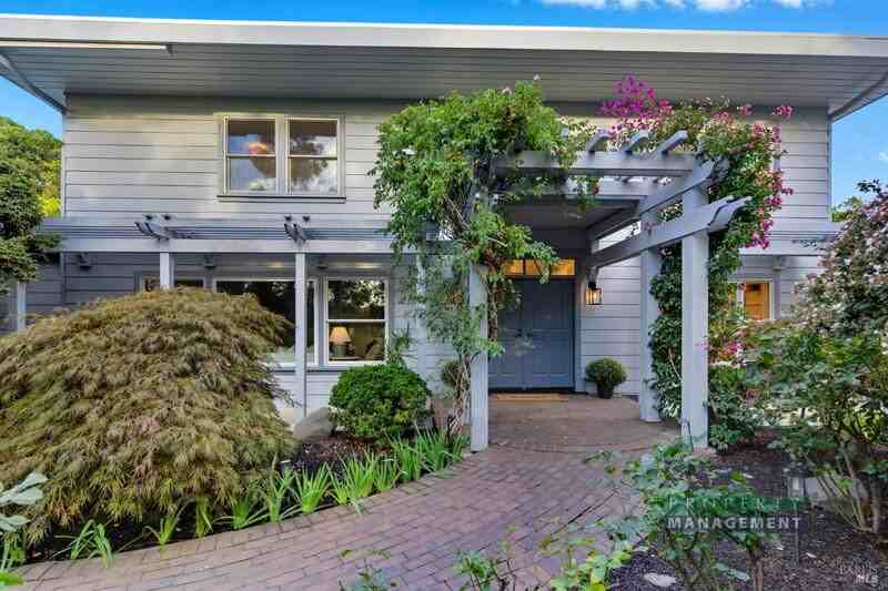 70 Dunfries Ter - Photo 3 of 25