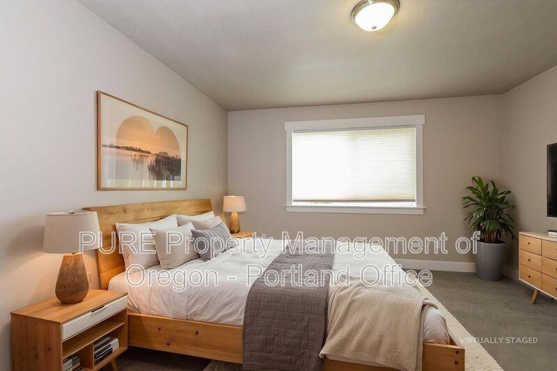 215 Ne Regan Hill Loop - Photo 2 of 22
