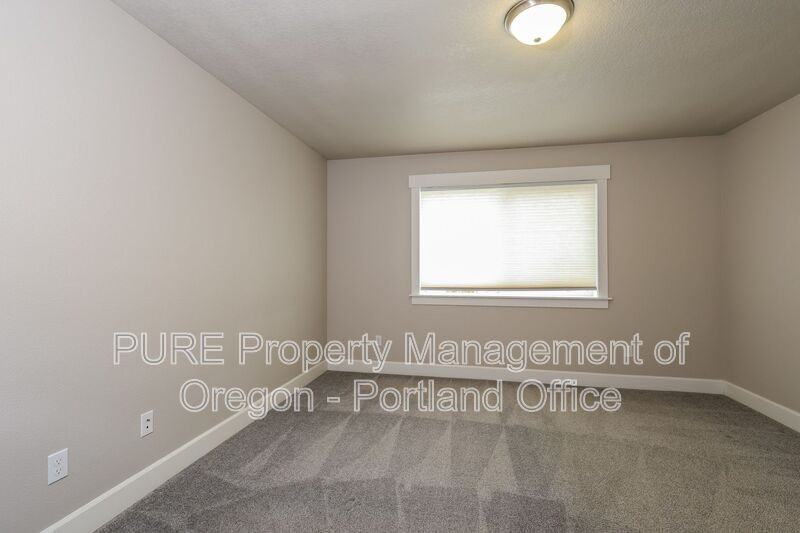 215 Ne Regan Hill Loop - Photo 6 of 22