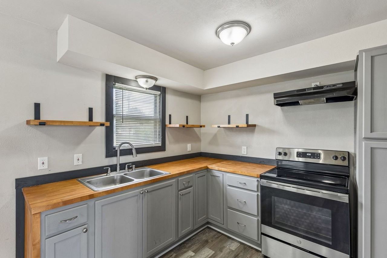 4613 Se 28th St - Photo 4 of 11
