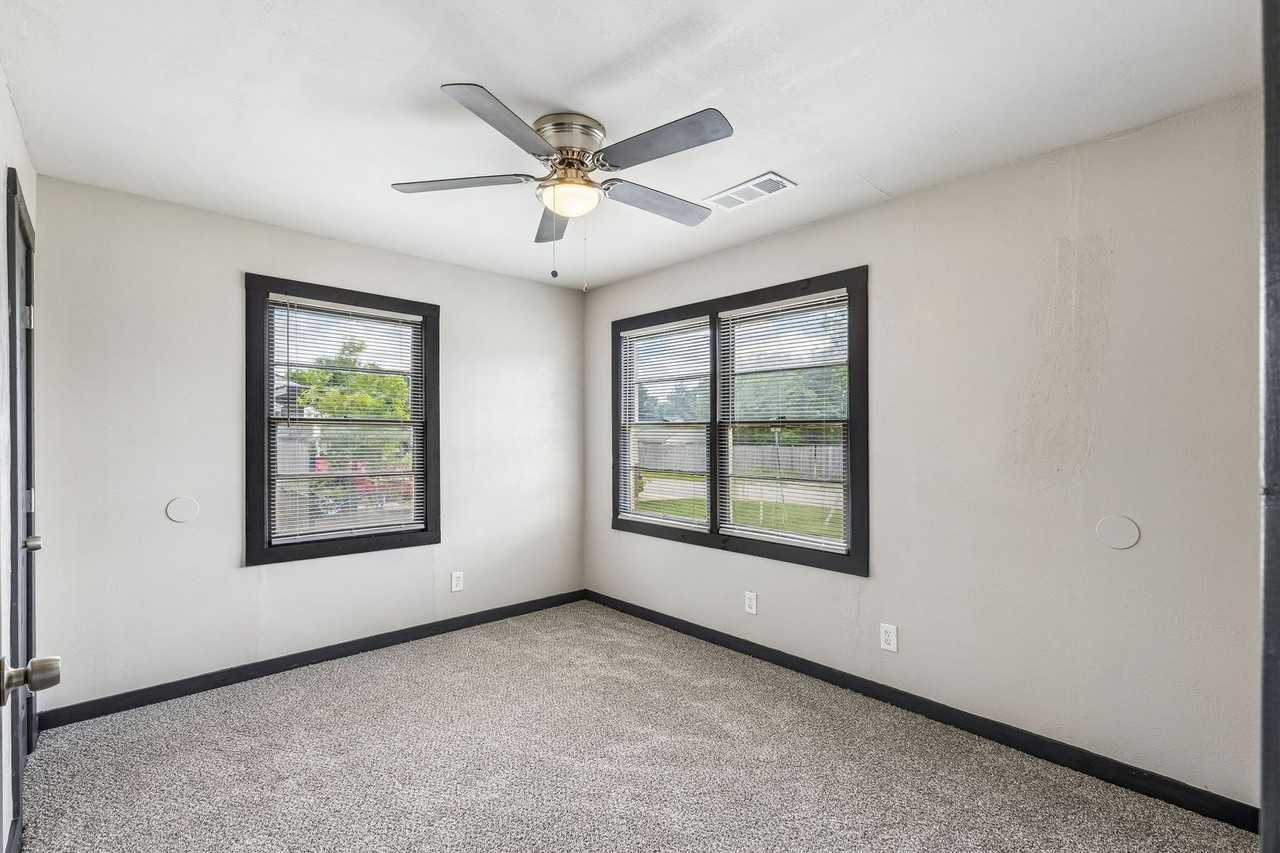 4613 Se 28th St - Photo 6 of 11