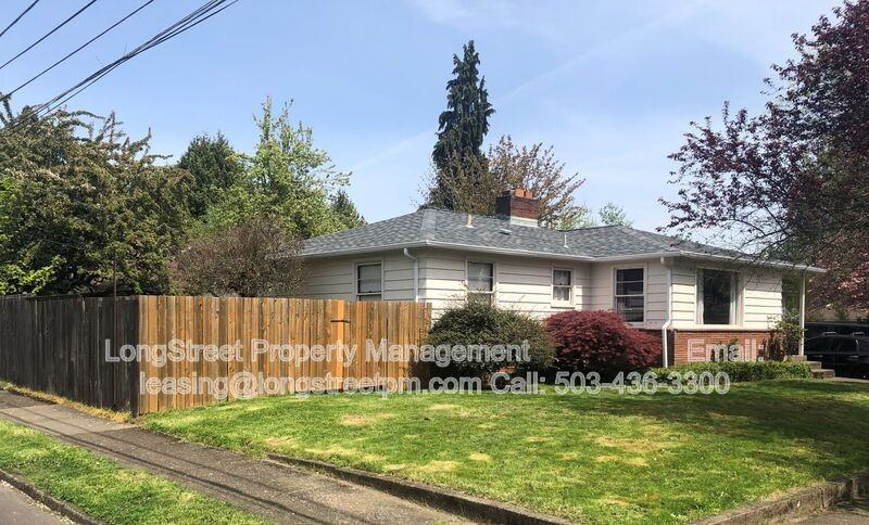 3255 Nw Fillmore Ave - Photo 3 of 23
