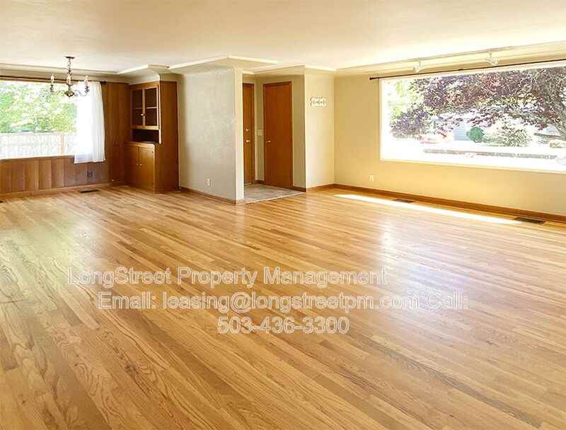 3255 Nw Fillmore Ave - Photo 4 of 23