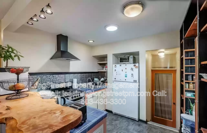744 Nw 16th St - Photo 5 of 31