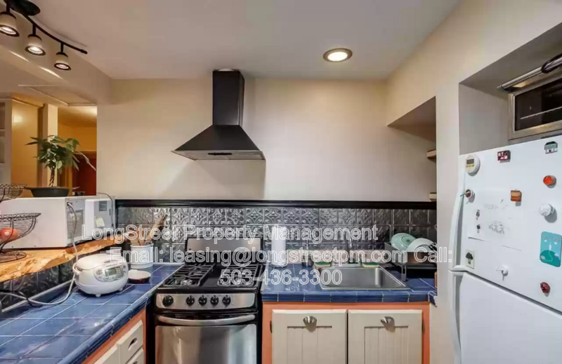 744 Nw 16th St - Photo 6 of 31
