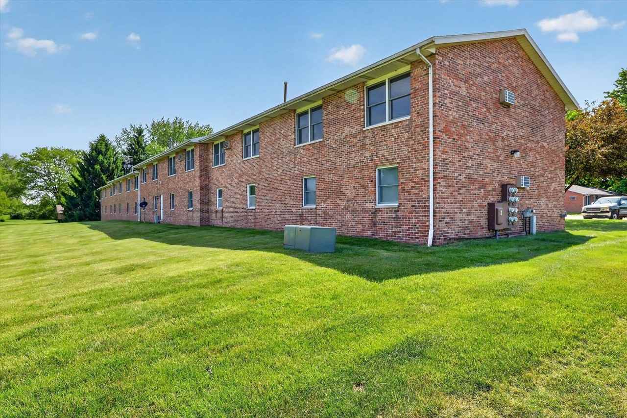 Sun Meadows Apartments - Photo 4 of 27