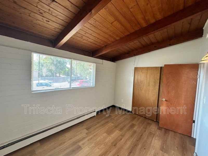 610 Parker St Apt B - Photo 5 of 7