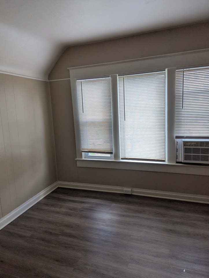 Single Family Homes and Duplexes - Photo 3 of 11