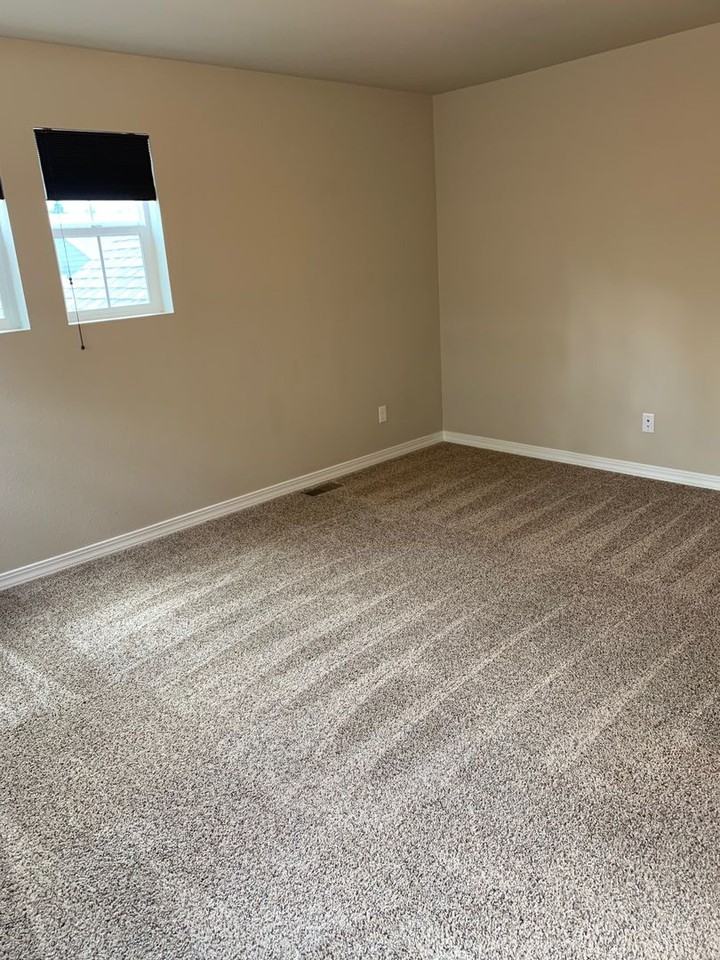 1575 Portland Gold Dr - Photo 5 of 27