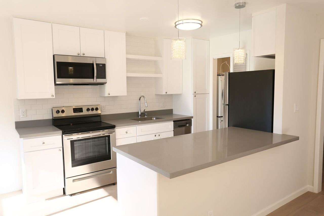 365 Warwick Ave - Photo 3 of 18