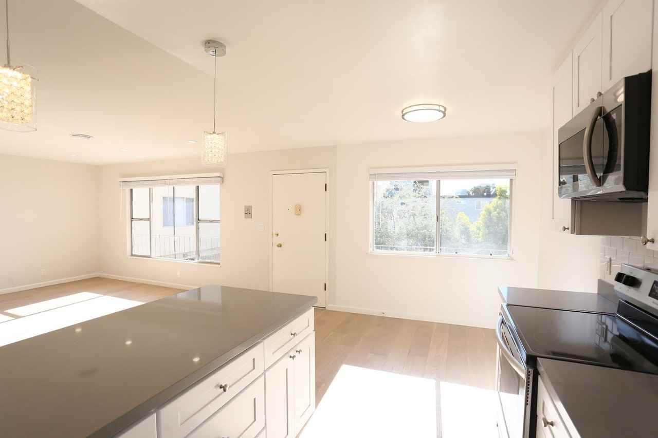 365 Warwick Ave - Photo 4 of 18