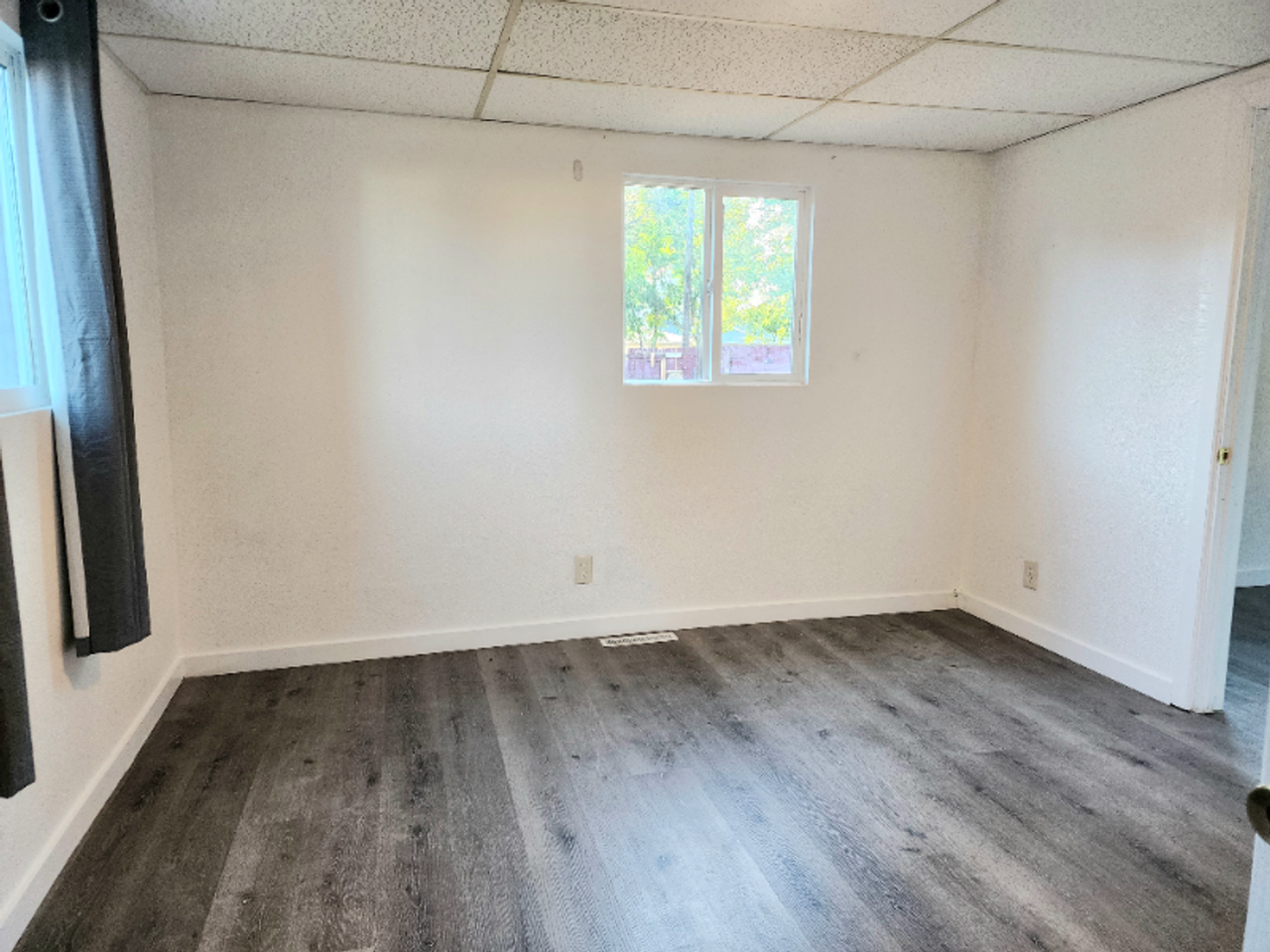 1316 Stone Ave - Photo 2 of 5