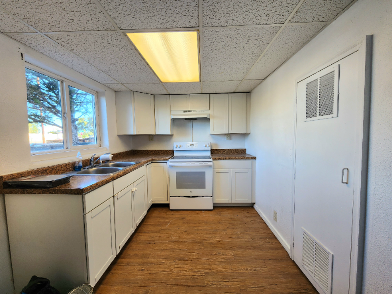 1316 Stone Ave - Photo 4 of 5