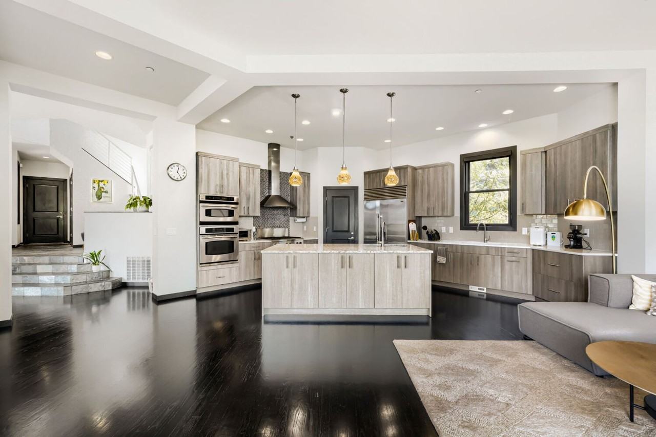 13062 39th Ave Ne - Photo 5 of 32