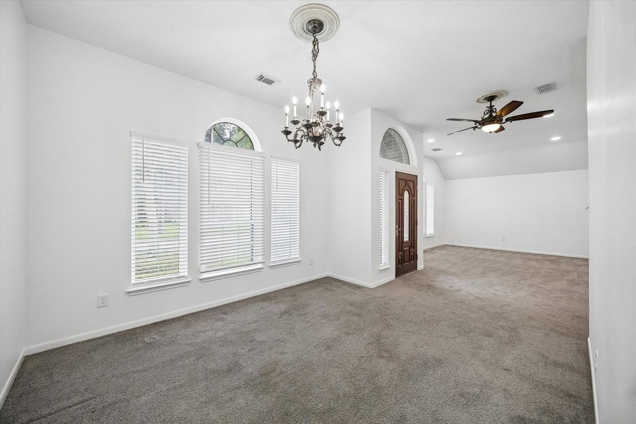 14718 Cypress Green Dr - Photo 7 of 37