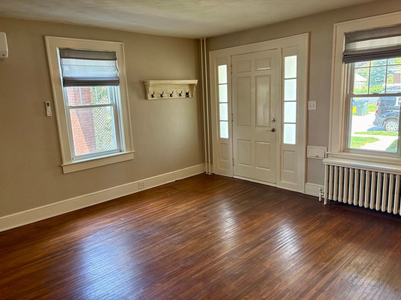 16 S Rockburn St - Photo 3 of 41
