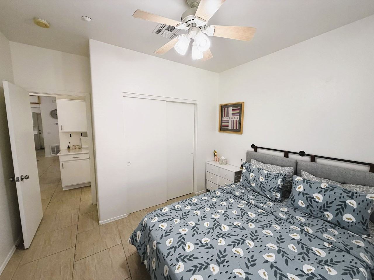 805 S Sycamore #108 - Photo 4 of 11