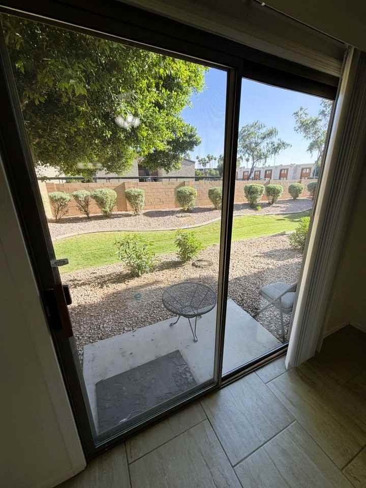 805 S Sycamore #108 - Photo 6 of 11